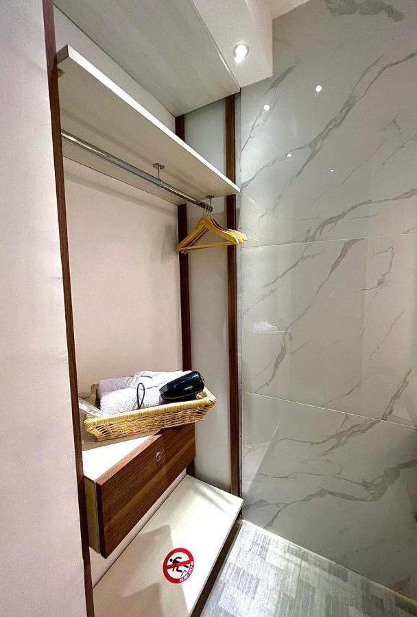 Oxy Suites G-03 At Shop House Meisterstadt Pollux Habibie Batam 외부 사진