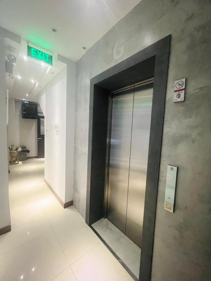 Oxy Suites G-03 At Shop House Meisterstadt Pollux Habibie Batam 외부 사진